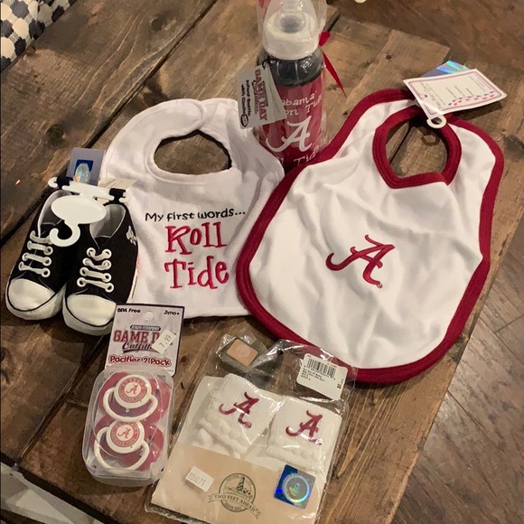 🛍Host Pick 3/23/21🛍 Alabama baby bundle!! - Picture 1 of 7